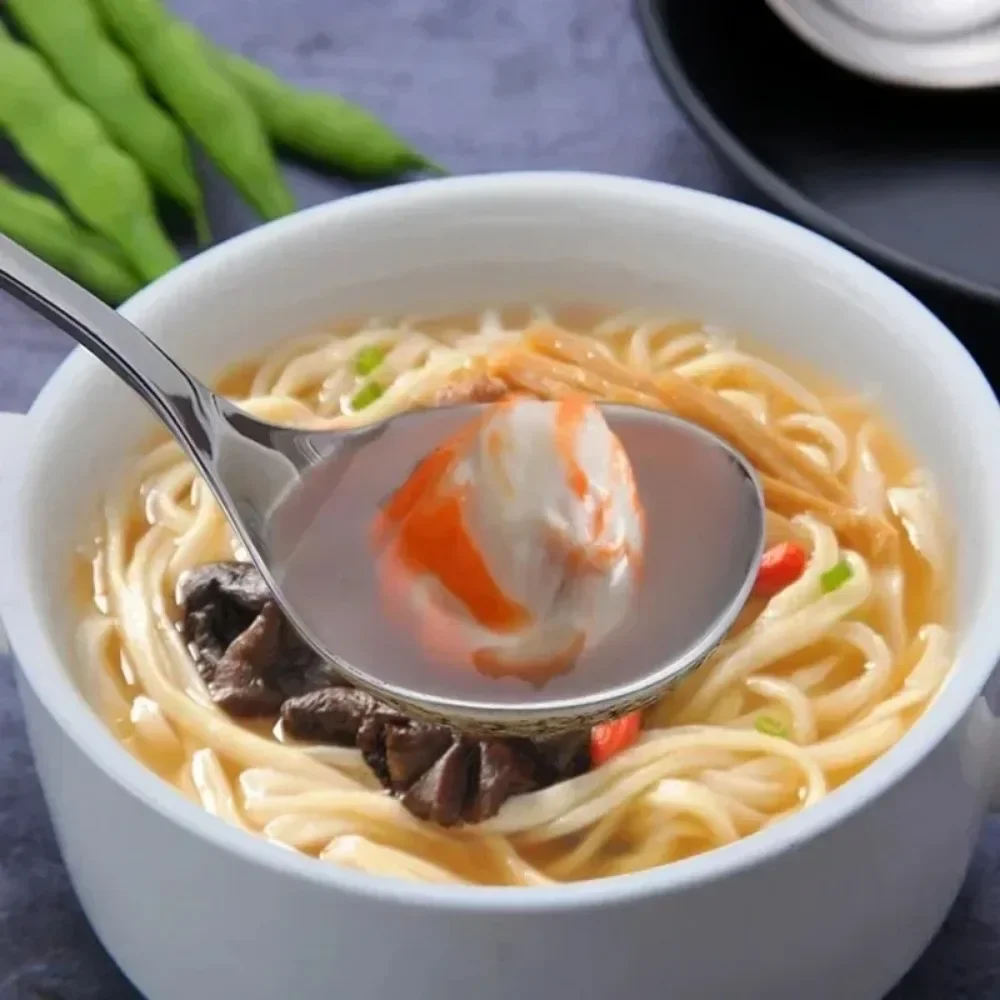 Edelstahl-Suppenlöffel mit langem Griff, verdicktes Küchenkochutensil mit Siebfunktion, Servierlöffel für Hot Pot – Detail 3