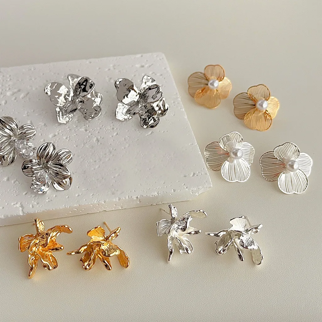 

DIY accessories Personalized liquid iris flower earrings, niche design cold wind studs, exaggerated fashion and high-end earring