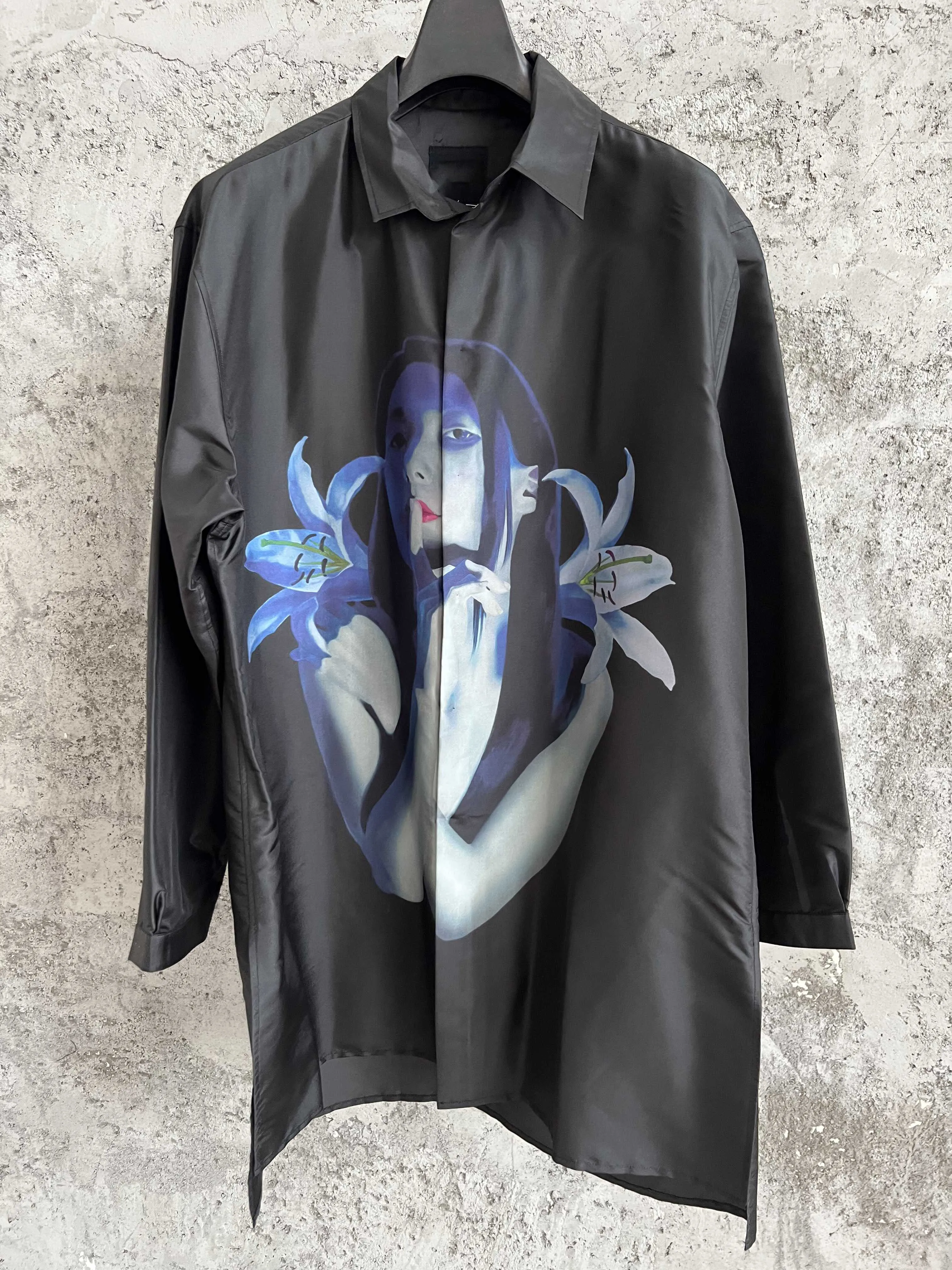 Lily Asura shirt with Chinese style printed buttons, long, thin black, loose