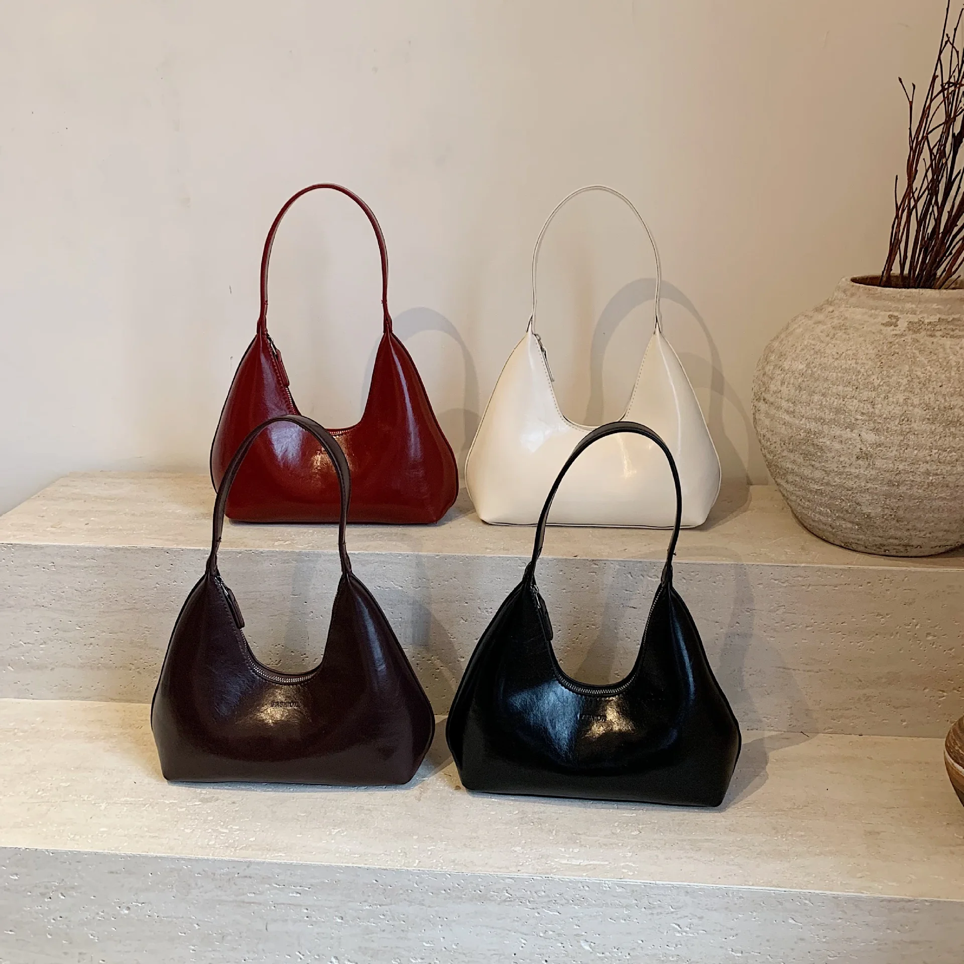 

Женская винтажная сумка-пуховик 2025 года, кошелек через плечо из матовой кожи на молнии, просторный ремень через плечо для поездок на работу и путешествий