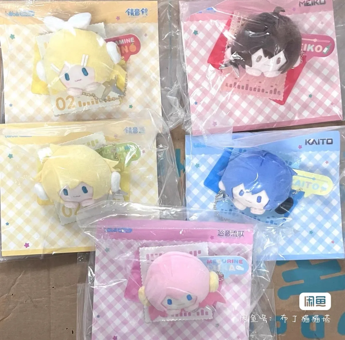 In Stock Genuine Hatsune Miku Patch Series Brooch Badge Anime Collectibles Meiko Kaito Rin Len Miku Brooch Badge Gift