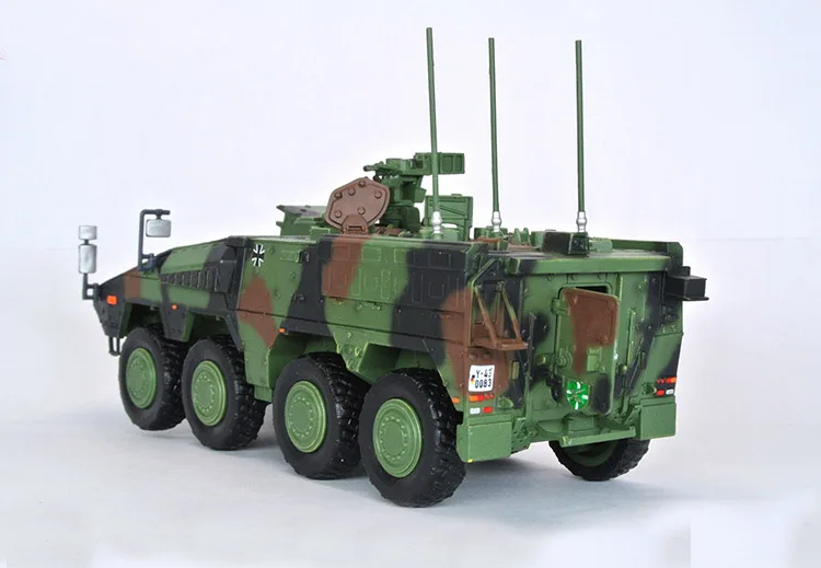 1/72 63110 German boxer dog multipurpose armored vehicle A2 Finished simulation ornament