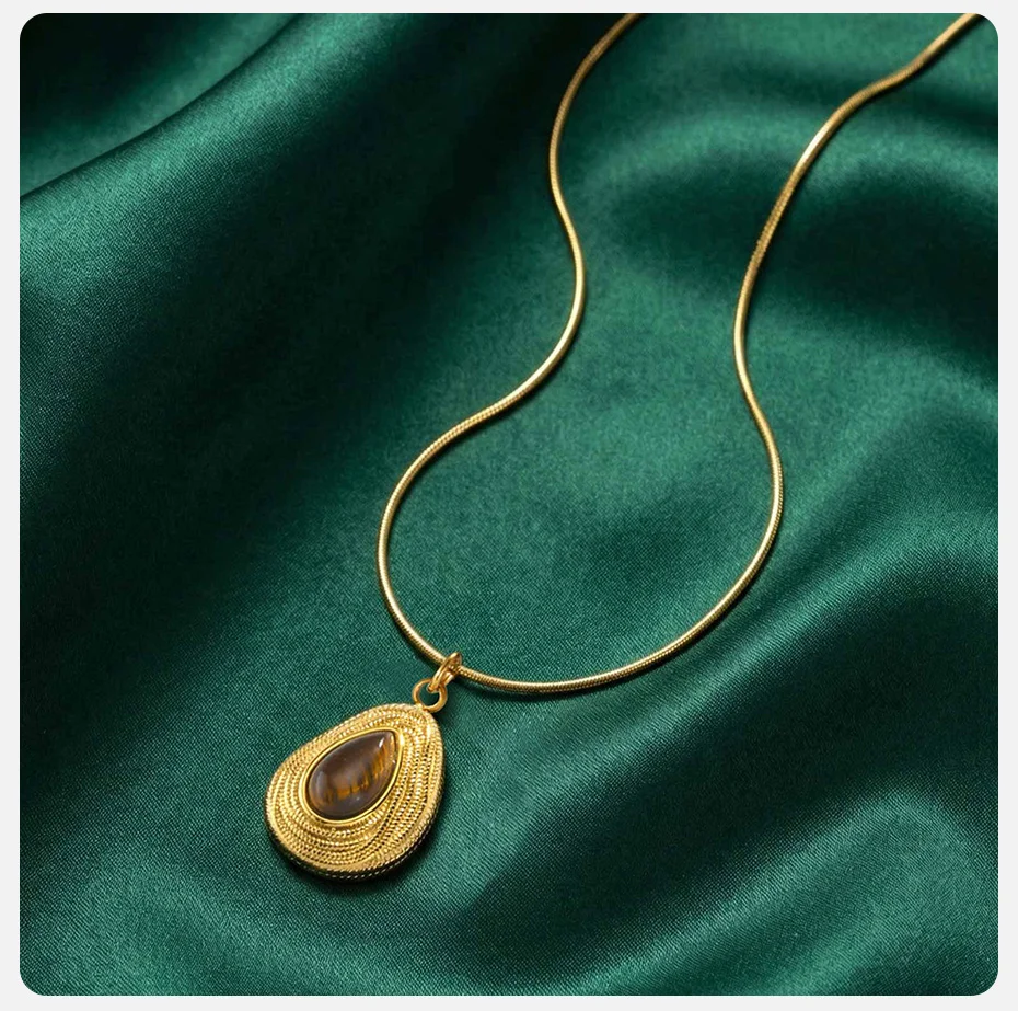 Vnox Vintage geometrische Tigerauge-Anhänger-Halskette für Damen, minimalistischer goldfarbener Edelstahl-Anhänger mit Schlangenkette, Schmuck – Detail 5