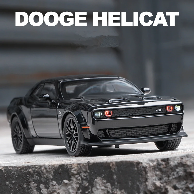 1:32 Dodge Challenger Helicat SRT lega modello di auto sportiva pressofuso giocattolo in metallo modello di auto muscolare simulazione suono e luce regalo per bambini