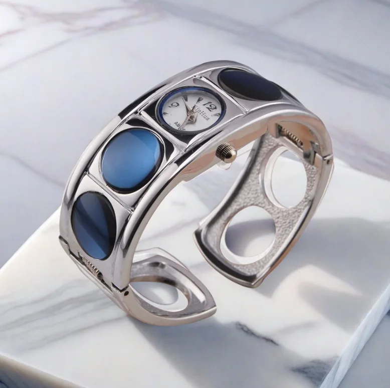 Kadınlar için 2025 Bilezik izle niş sanat kadın saati yüksek değerli marka bayanlar yeni stil kadın kadın izle ins lüks