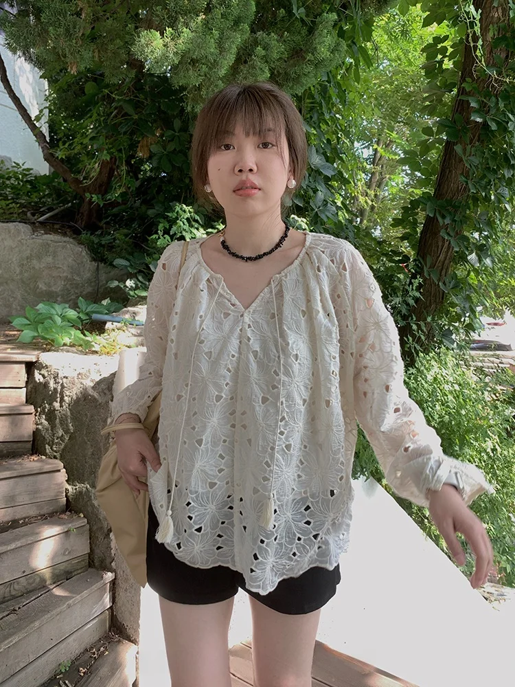 

Elegant Hollow out Lace Shirt Women's Fashionable Design Summer Top Korean Style V-neck Cotton Lyocell Blend Casual Shirt