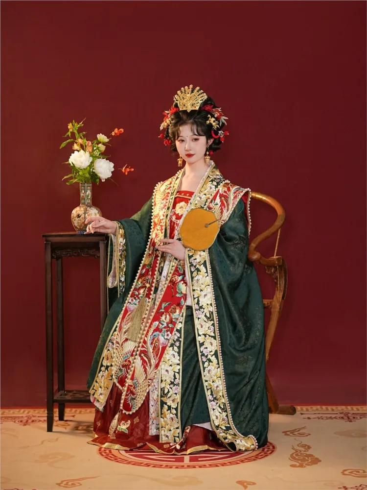 

Green Hanfu wedding dress for women Lingxi Phoenix Crown and red traditional Chinese set