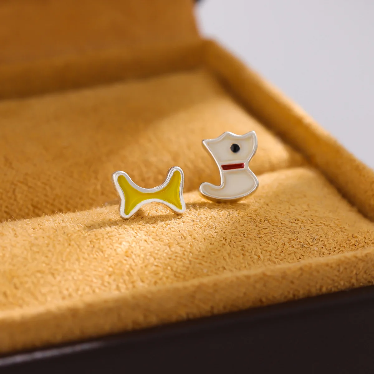 

Новые модные красочные серьги-гвоздики из эпоксидной смолы и серебра 925 пробы с изображением собаки и косточки, подарок для женщин, E021