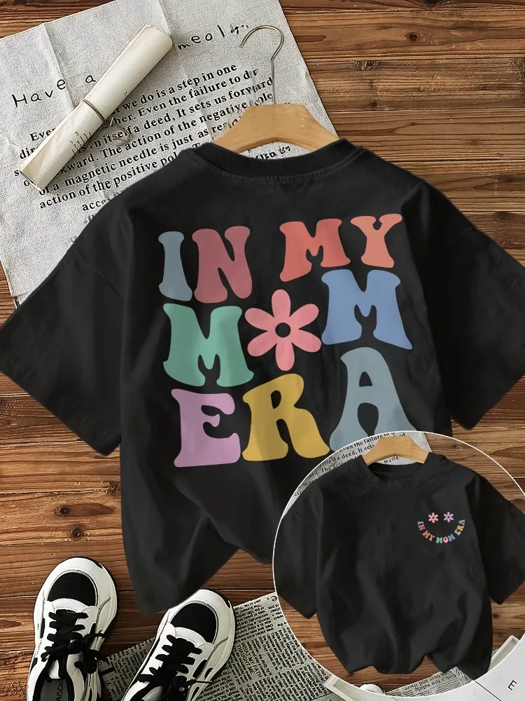 تي شيرت مطبوع بنمط In My Mom Era للسيدات كاجوال برقبة دائرية وأكمام قصيرة وتصميم حروف ملونة وزهور من القطن الخالص