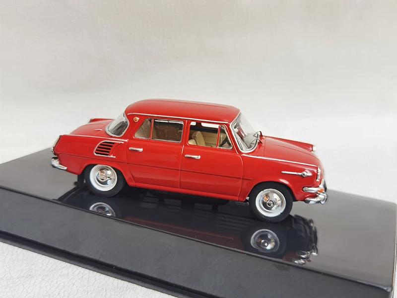 IXO1:43 SKODA 1000 MB 1968 Alloy Car Model Diecast Toy Collectible Ornament Souvenir Toys Cars