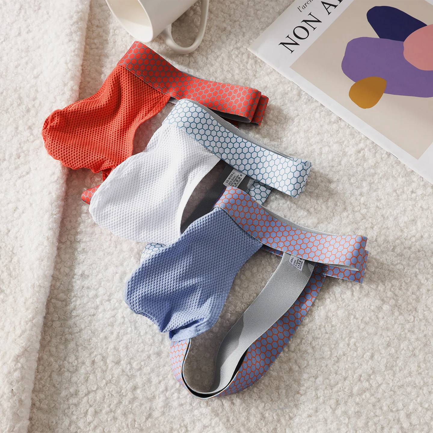 رجل أحزمة الوقاية الملابس الداخلية مثير T-السراويل رجل g-سلسلة ثونغ طباعة تنفس منخفضة الخصر الحقيبة السروال الذكور ملخصات السراويل M-XXL