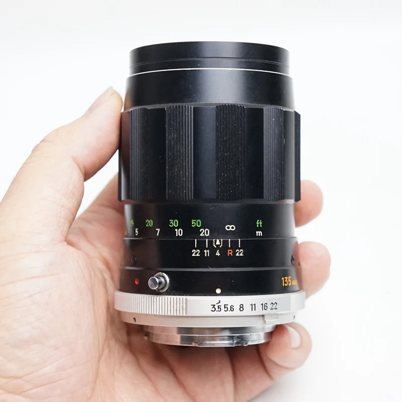 Manual MC multi-layer coating for mid-focus prime lenses