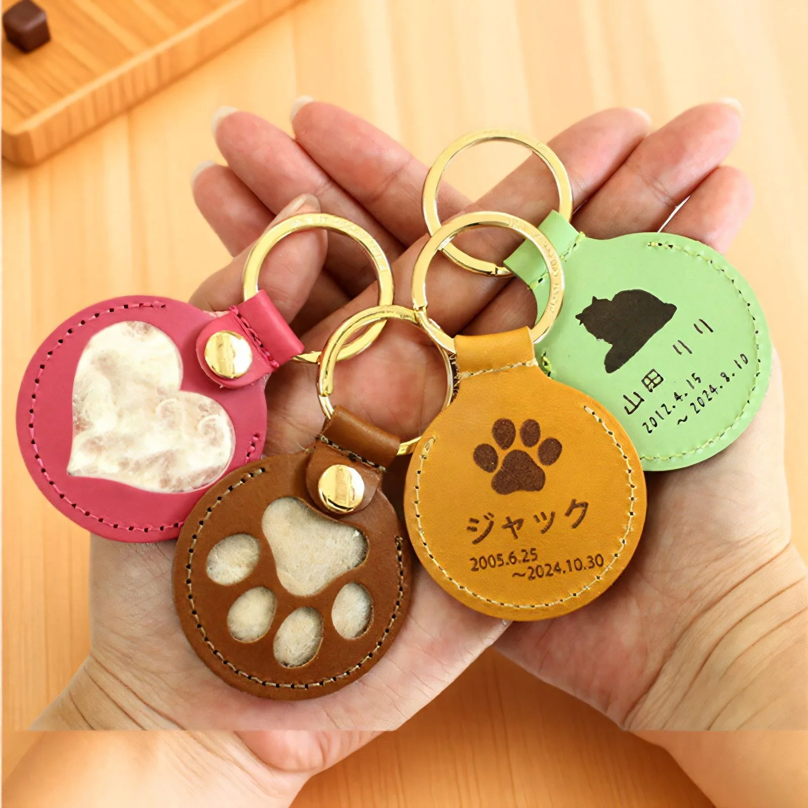 حقيبة تذكارية لشعر الحيوانات الأليفة على شكل مخلب، حقيبة تخزين تذكار لطيفة لفراء القطط/الكلاب، مرفق سلسلة مفاتيح للمجوهرات التذكارية لخسارة الحيوانات الأليفة