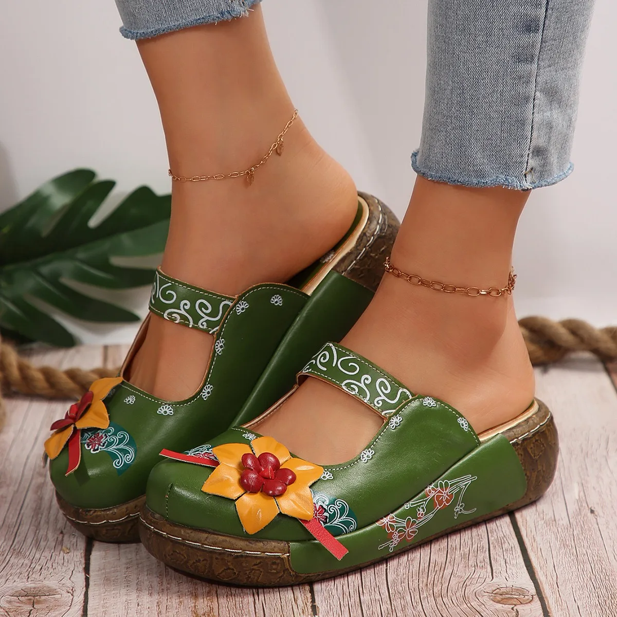 Birkuir Retro Flat Platform Slippers For Women Closed Toe Slip On Summer Beach Slides PU Leather Breathable Flowers Slides 42 43
