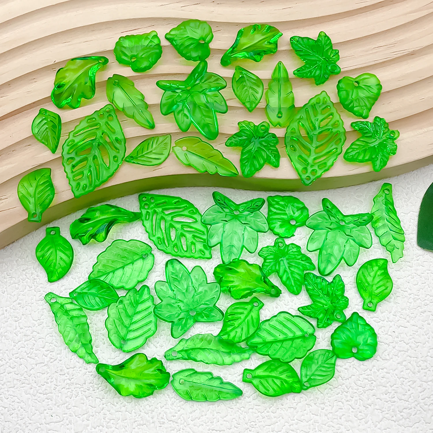 Mix 40/60pcs Acrylic Resin Green Leaf Fashion Pendant Accessories, DIY Necklace, Earring, Keychain Jewelry Making Accessories
