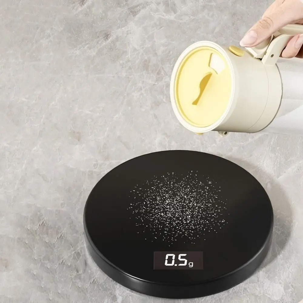 

0.5g 2 In 1 Salt Container Quantitative Control Sealed Glass Spice Bottle with Spoon Dustproof Spice Container Kitchen