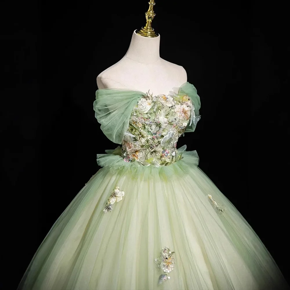 فساتين Quinceanera مزينة بالدانتيل الملون والترتر من التل 2025 مكشوفة الكتف وكشكشة للحفلات الراقصة والحفلات المسائية