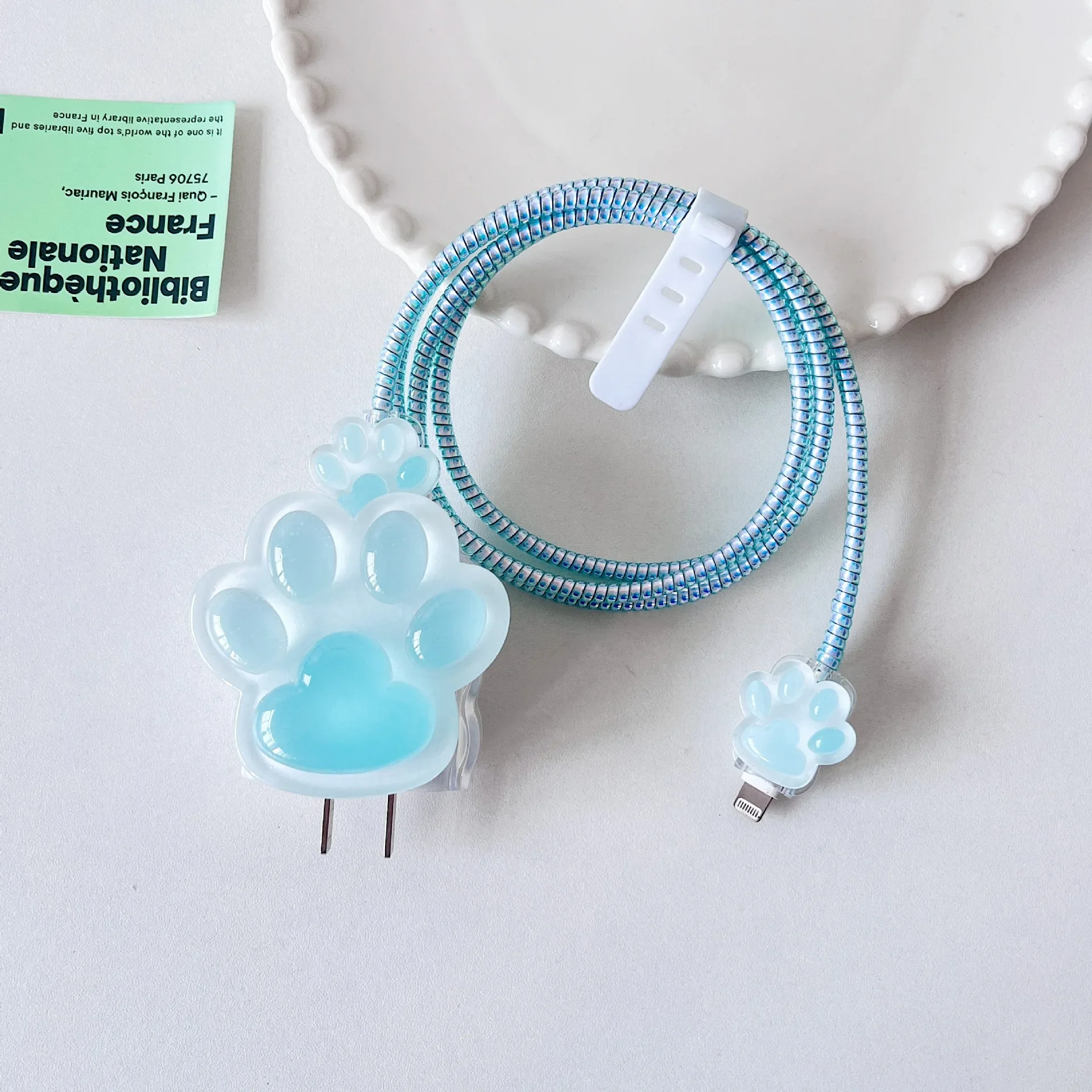 Charger Cable Protector for iphone 15 14 13 12 18/20W Original Charger Protection Cover Cute Cat Paw Data Line Winder Protective