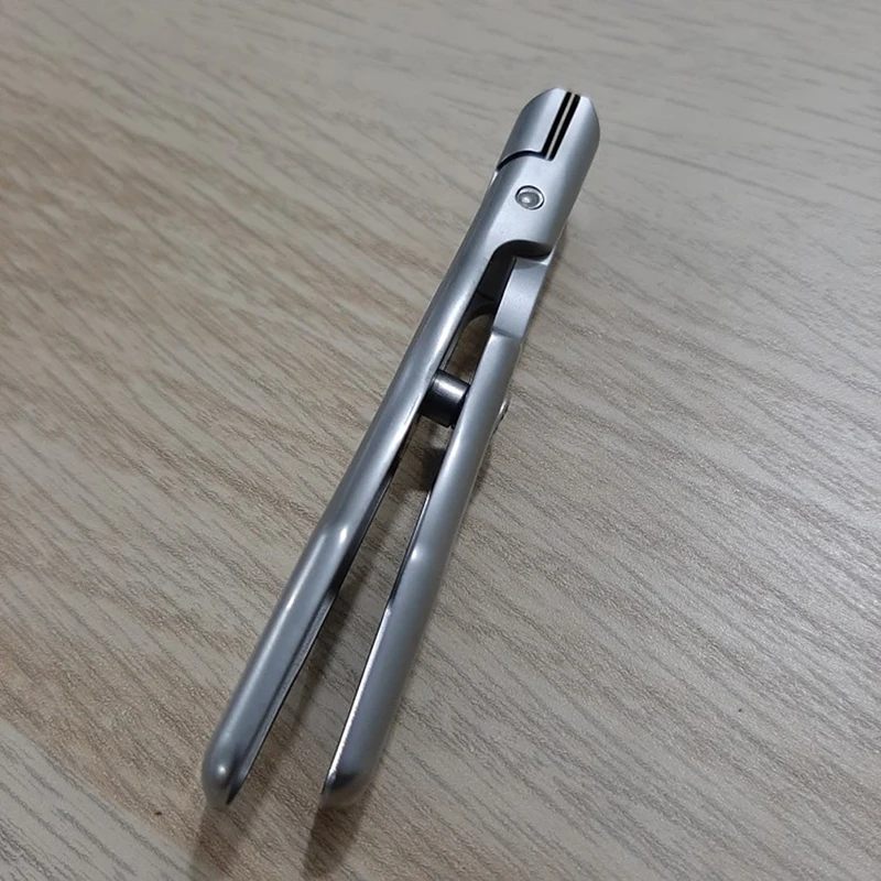 Tagliaunghie affilato tagliaunghie coltello pieghevole forbici per unghie dei piedi strumento manuale