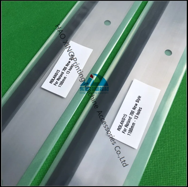 

For Roland 700 New Type 1100mm 13Holes Wash Up Blade Offset Printing Machinery Spare Parts Squeegee Wash Up Blade