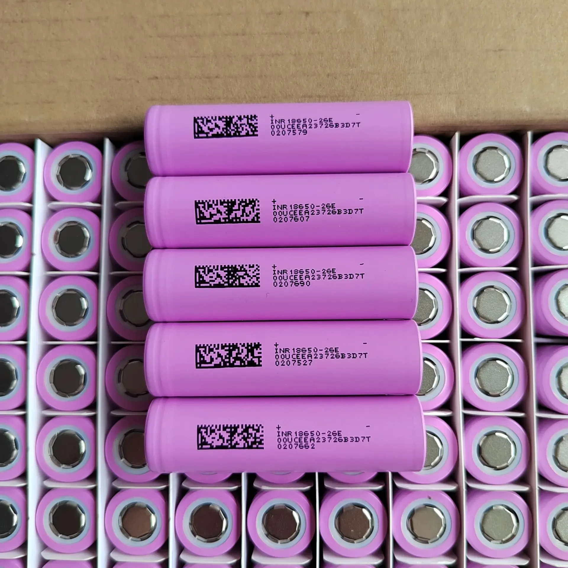 

JOUYM 2600MAH 3.7V 18650 Battery High Current Discharge Power Lithium Cell for HG2 30Q