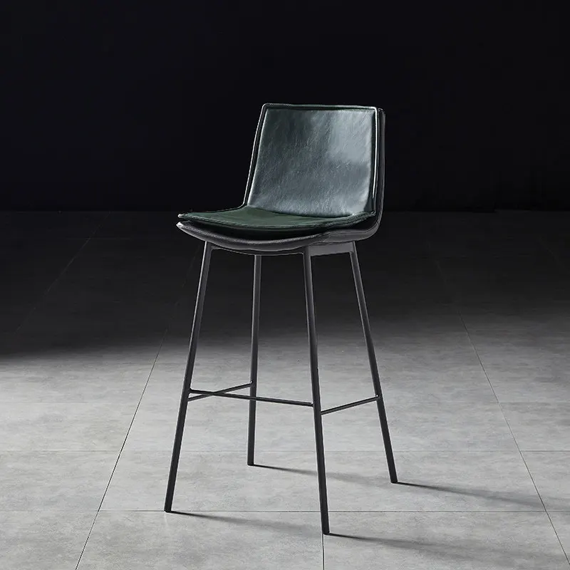 Tabourets de bar hauts design, esthétique moderne et relaxante, chaises de bar d'extérieur minimalistes, tabourets de plage en cuir, mobilier tendance
