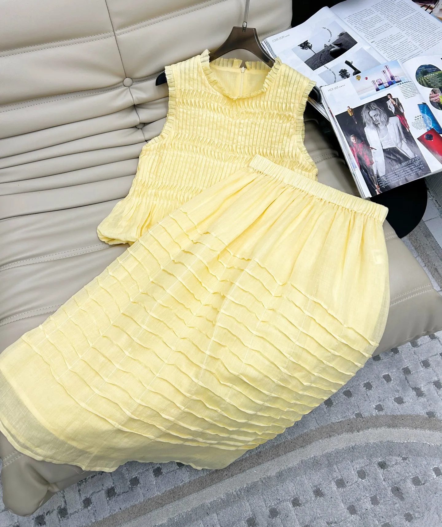 Variant: YELLOW