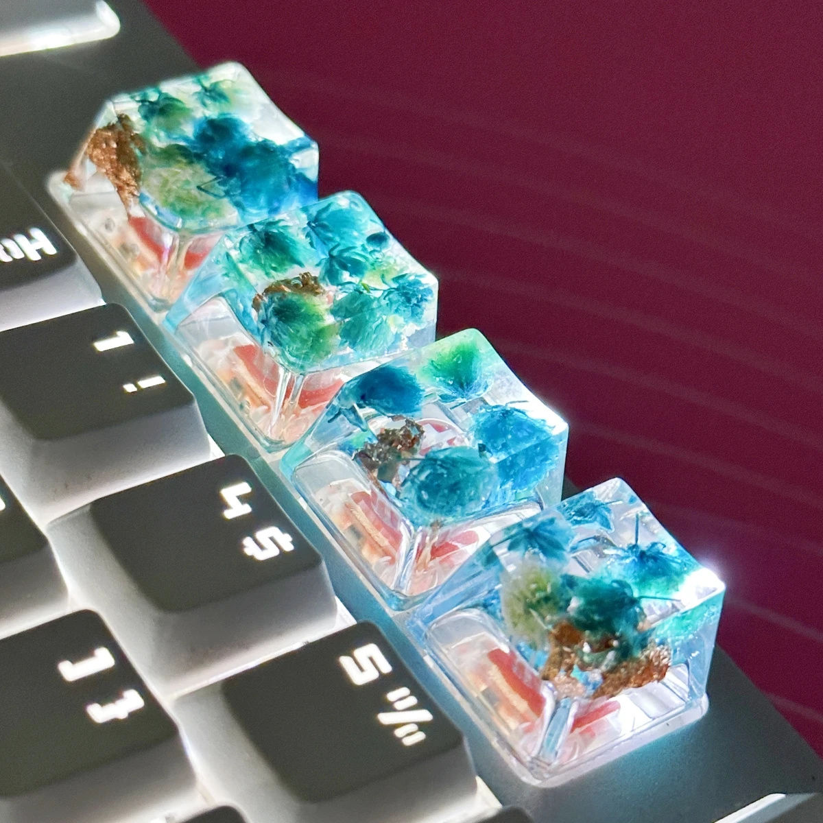 Cross-Axis Mechanical Keyboards -Unique and Stylish Keycap Accessories Translucent Dried Flower Keycaps - Image 5