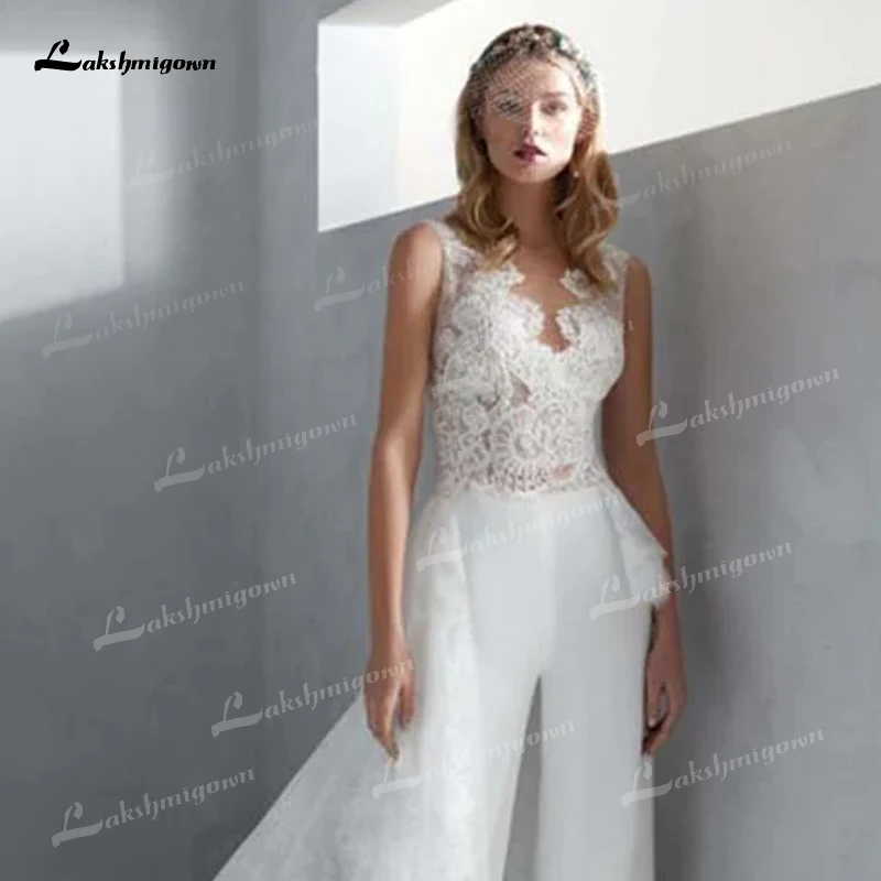 Jumpsuits Wedding Dresses with Detachable Train Jewel Neck Lace Bohemian Beach Bridal Gowns Overskirts Boho Wedding Dress Pants