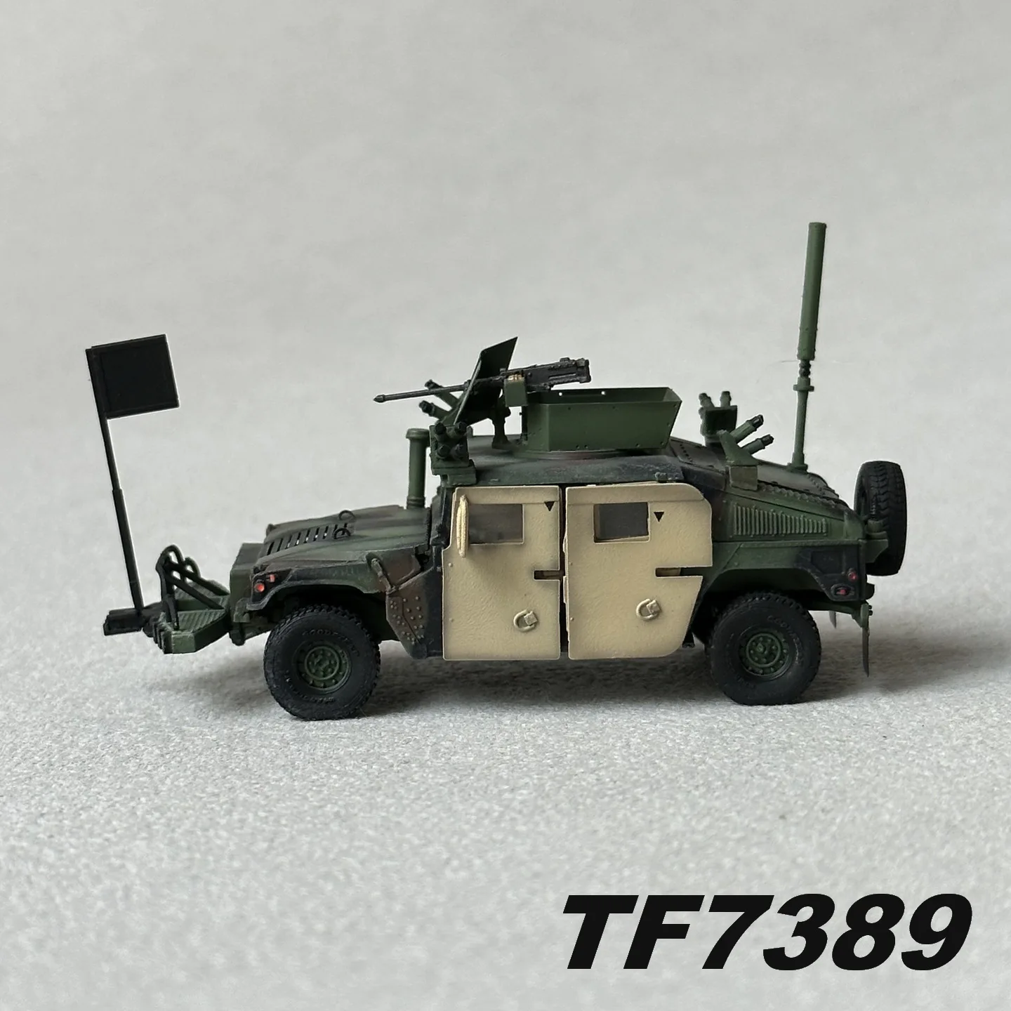 

T-Model 1/72 Modern US M1114 Up-Armored HMMWV FRAG 5 w/GPK Turret Vehicle Car TF7389 Collection Gifts