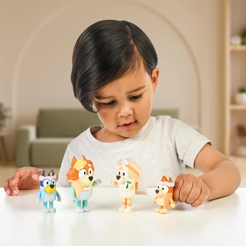 Zestaw 4 figurek Bluey (Edycja Ślubna) Figurki Rodziny Bluey Bingo Chilli Bandit Figurki Akcji z Kreskówek Anime Zabawki Prezenty
