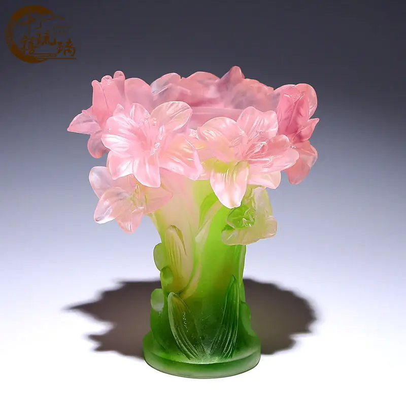 Glass ornaments, lily vases, crystal crafts, flower arrangements, high-end decorations