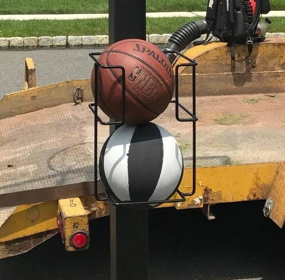 壁掛け式スポーツボール収納ホルダー（バスケットボール、サッカー、バレーボール、ラケット用）