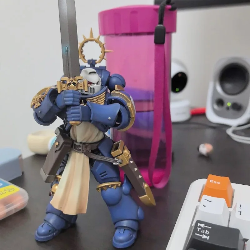 JOYTOY Warhammer 40K Ultramarines Bladeguard Veteran 1/18 Action Figure 12cm Brother Sergeaht Proxio Doll Legion XIIIth Toy Gift