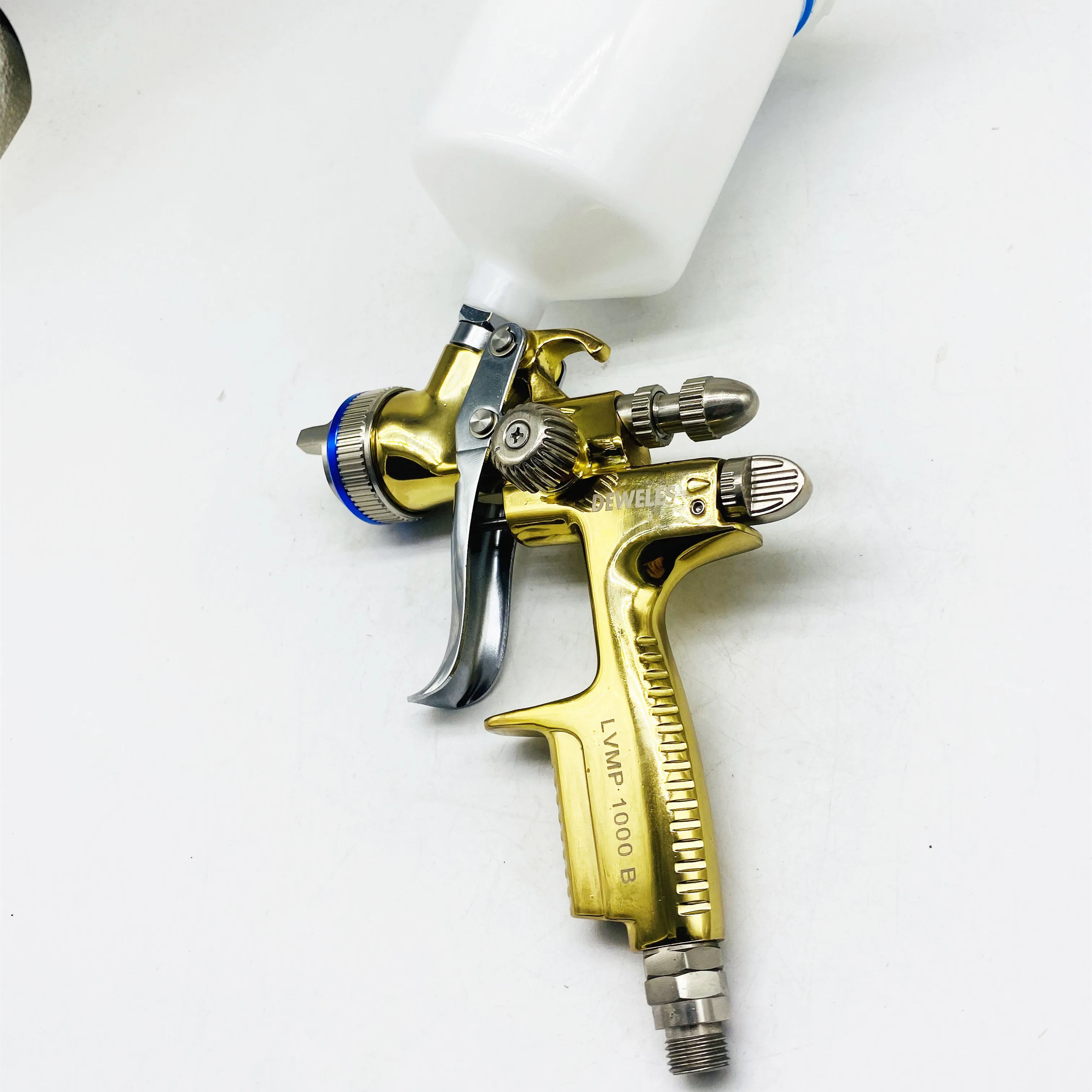 DEWELES High Quality Spray Gun 1000B 1.3/1.7mm Aluminum Varnish Paint Sprayer Low Pressure LVMP Gravity Paint Spray Gun Airbrush