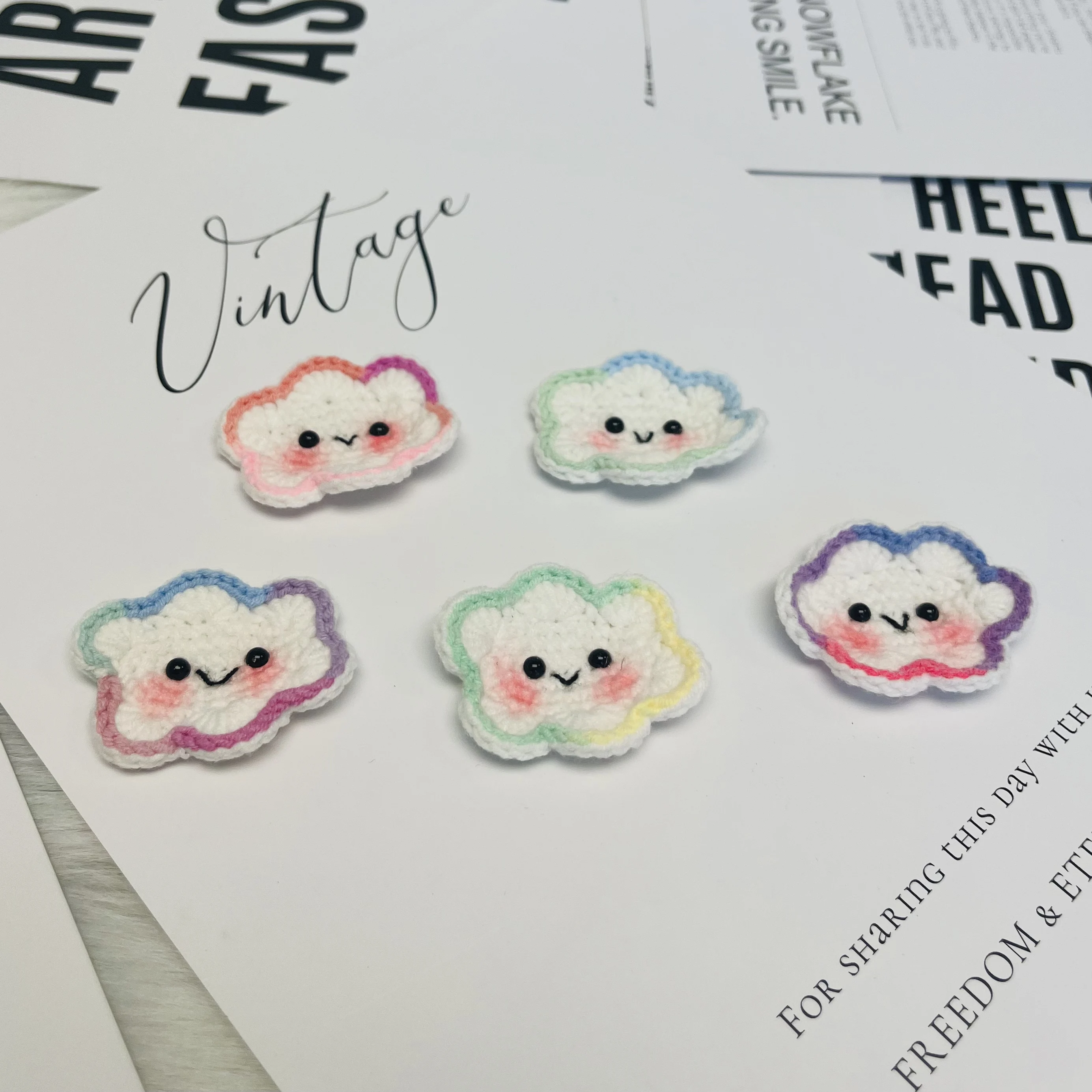 5pcs Cute Knitting Cloud Crocheted 4.5x4cm Yarn Ornament Hand-woven Bag Cloth Hairpin Pin Brooch DIY Sewing Accessories