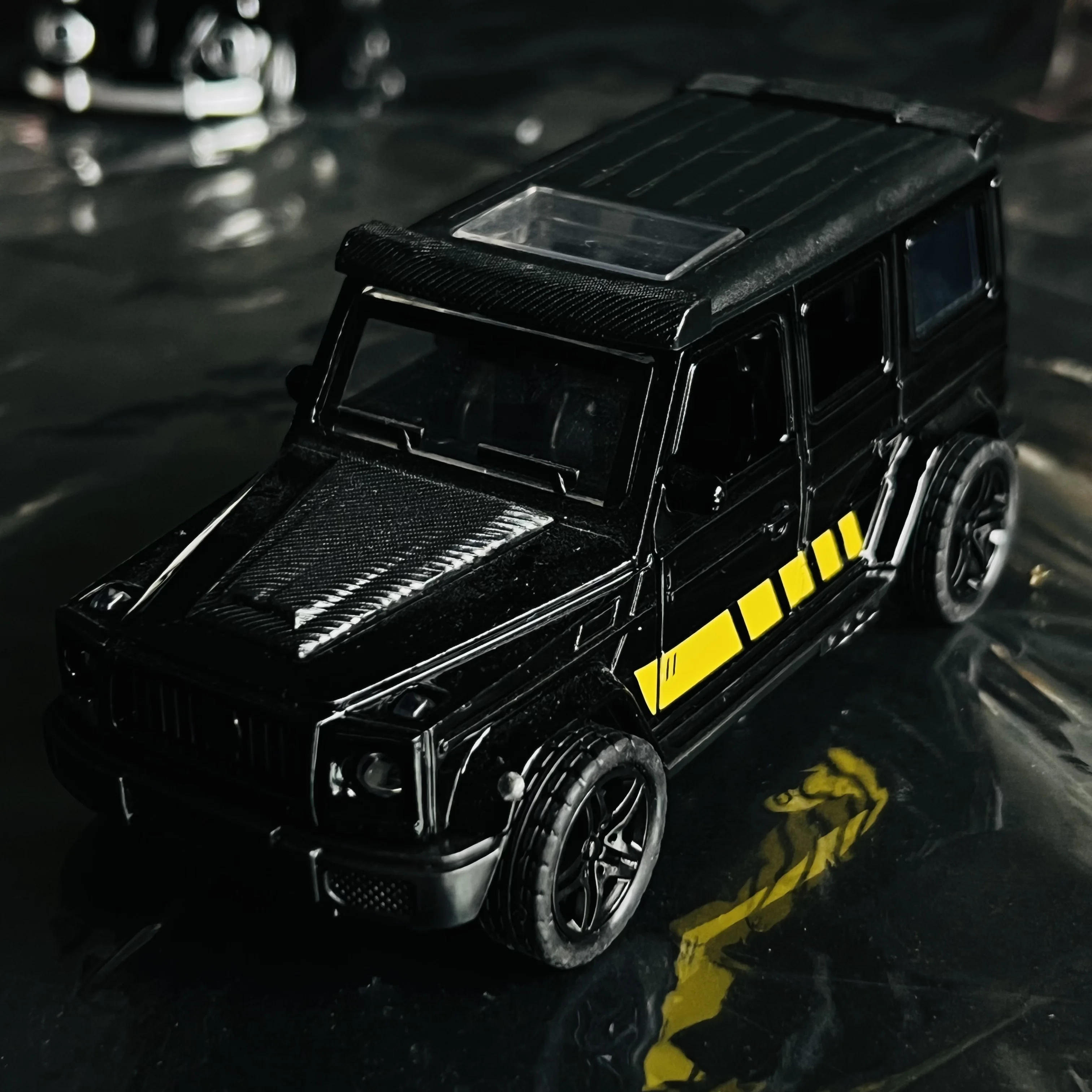 Alloy metal toy simulation car can open the door off-road toy boy egg car decoration