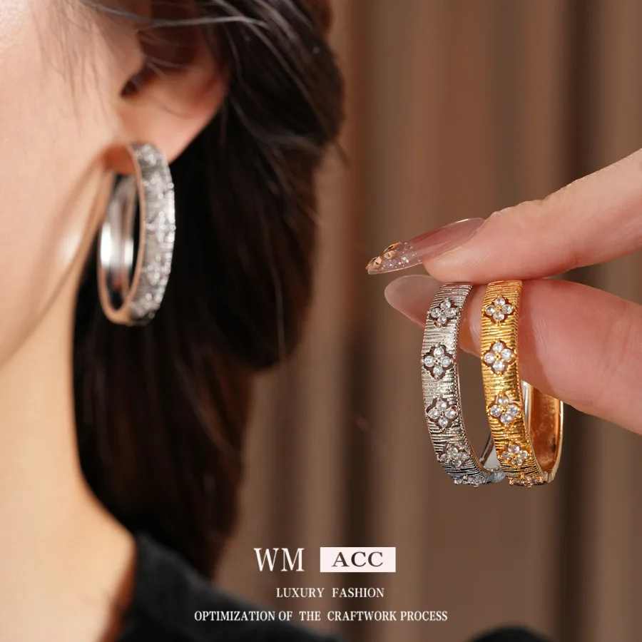 Vintage Kleeblatt-Creolen für Damen | 18K Vergoldet | Kubischer Zirkonia | Luxuriöser Brautschmuck | Trendige Ästhetische Accessoires – Detail 1