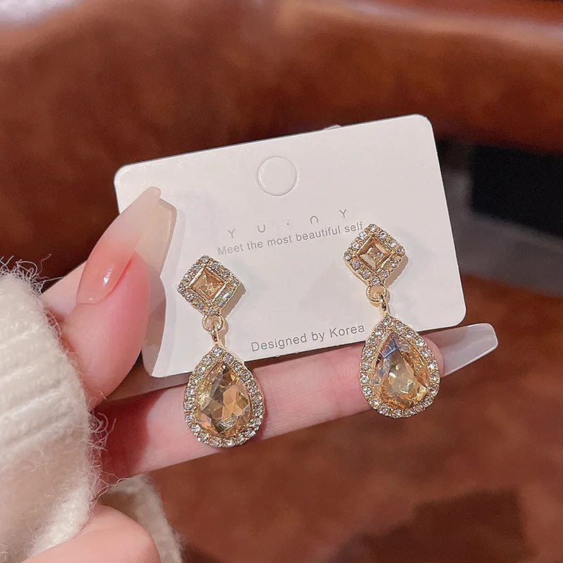 New Gold Color Shiny Rhinestone Zircon Earrings Water Drop Crystal Pendant Female Luxurious Temperament Girl Party Jewelry Gift