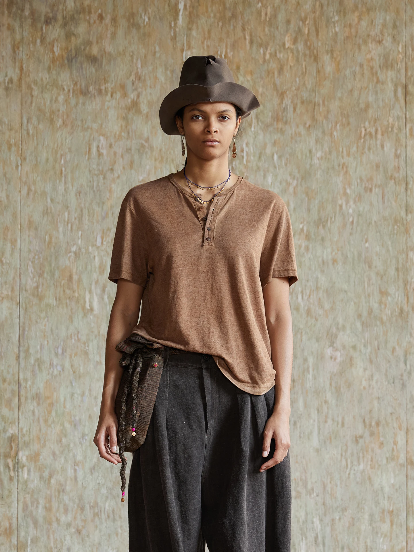 

Дышащий комфортный летний топ свободного кроя из трикотажа с растительной окраской, в стиле Left Bank France