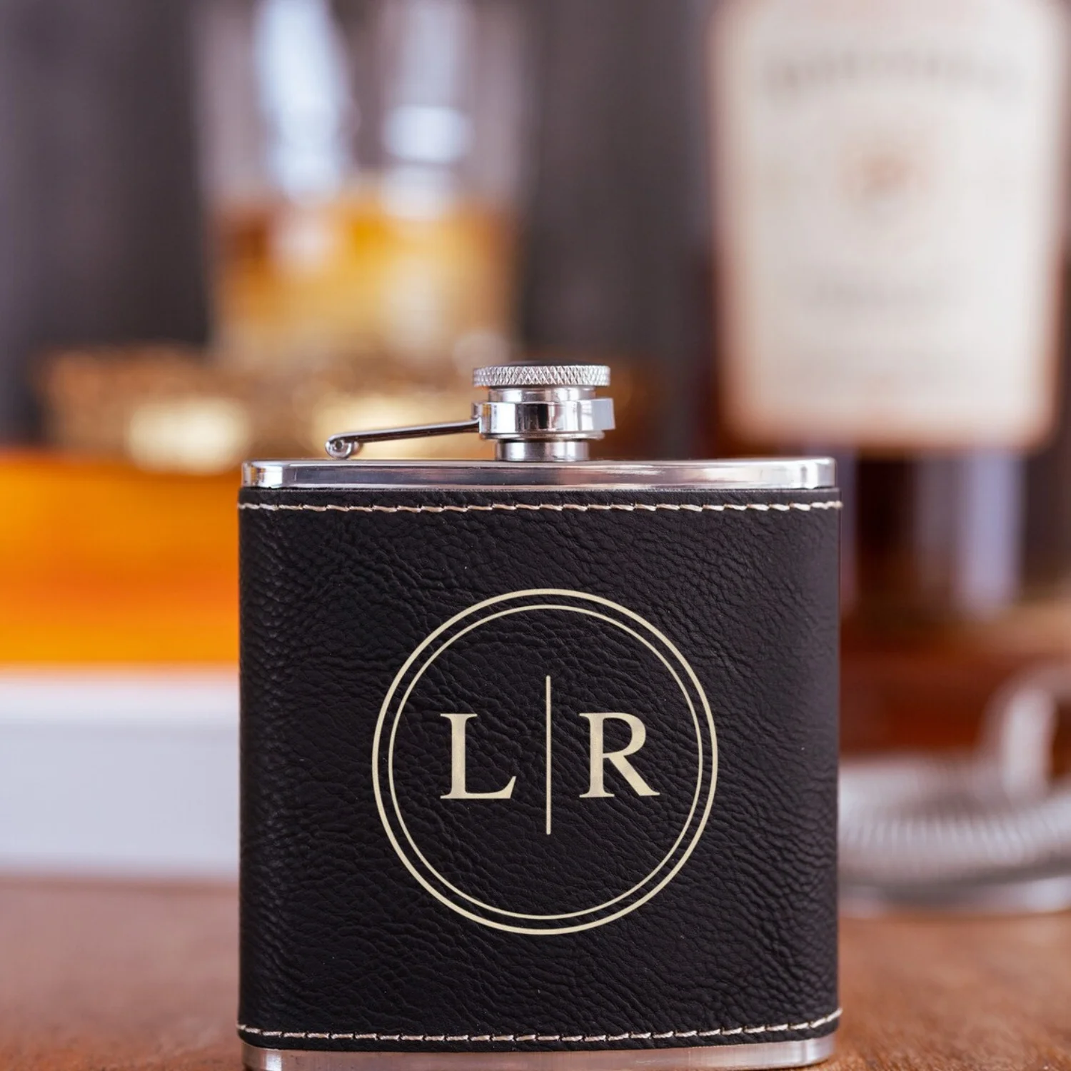 

Персонализированная красная кожаная фляжка, подарок жениха, фляжка с гравировкой, подарок для мужчин, набивка для чулок, красная фляжка, лучшая свадебная фляжка