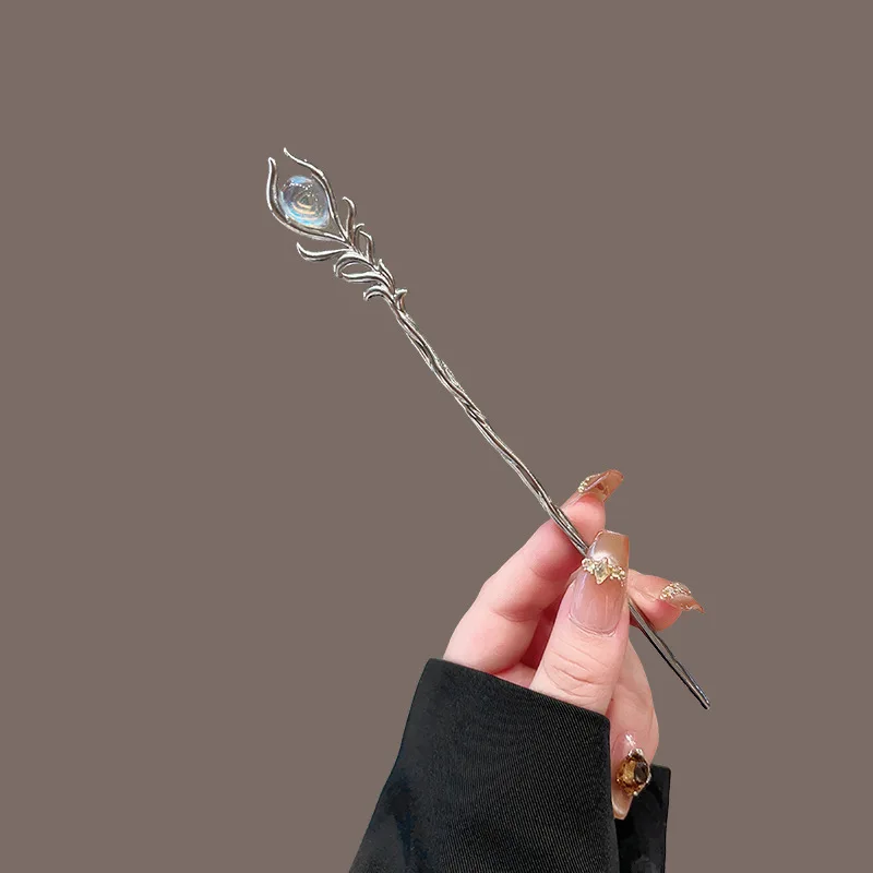 دبوس شعر نسائي جديد من حجر ضوء القمر على الطراز الصيني لعام 2025، غطاء رأس معدني سائل على شكل فراشة على الطراز القديم #3