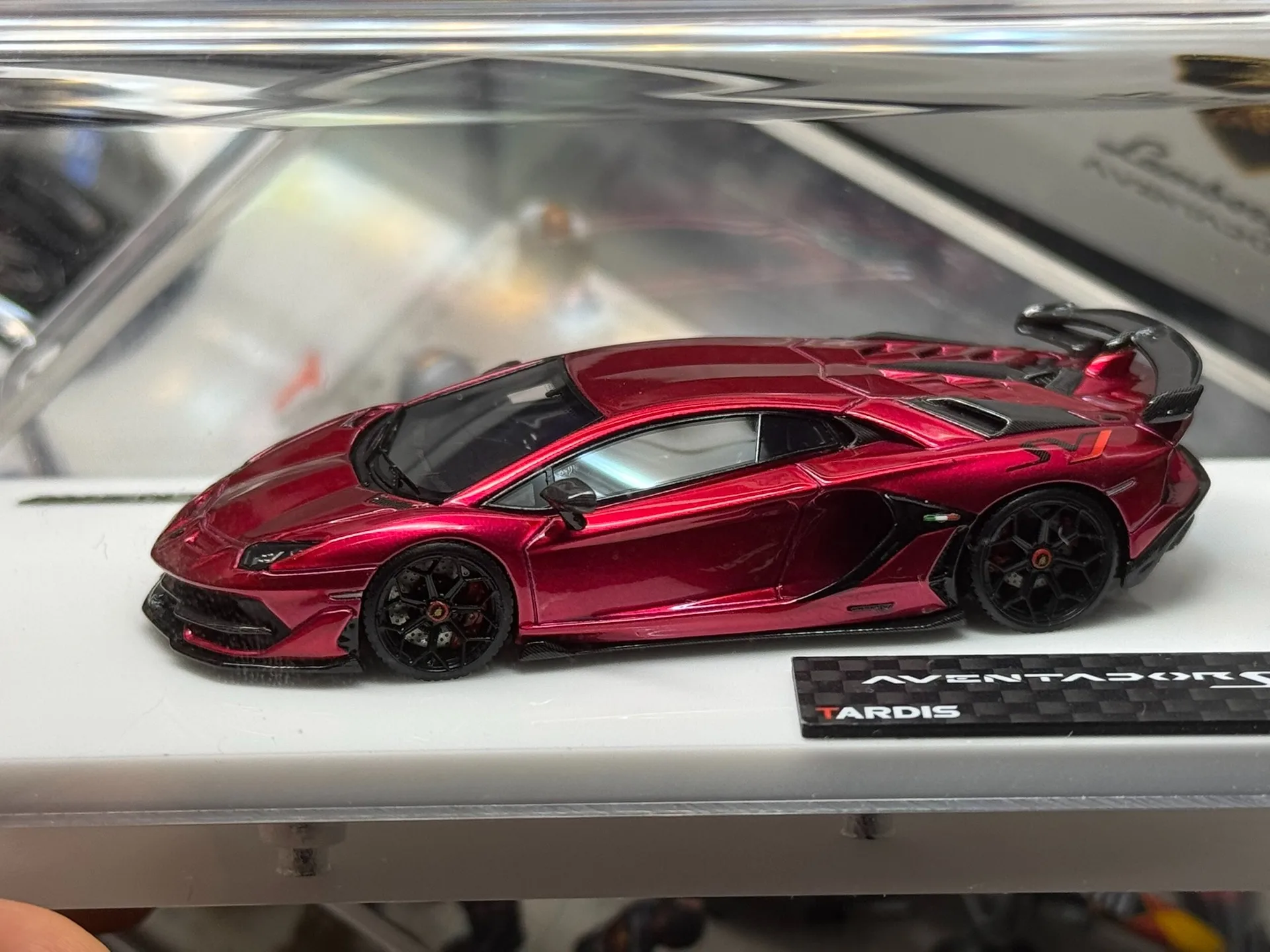 

Tardis 1:64 Lamborghini SVJ Rose, ограниченная серия, имитация смолы, модель автомобиля, детская игрушка, подарочные детали черного цвета