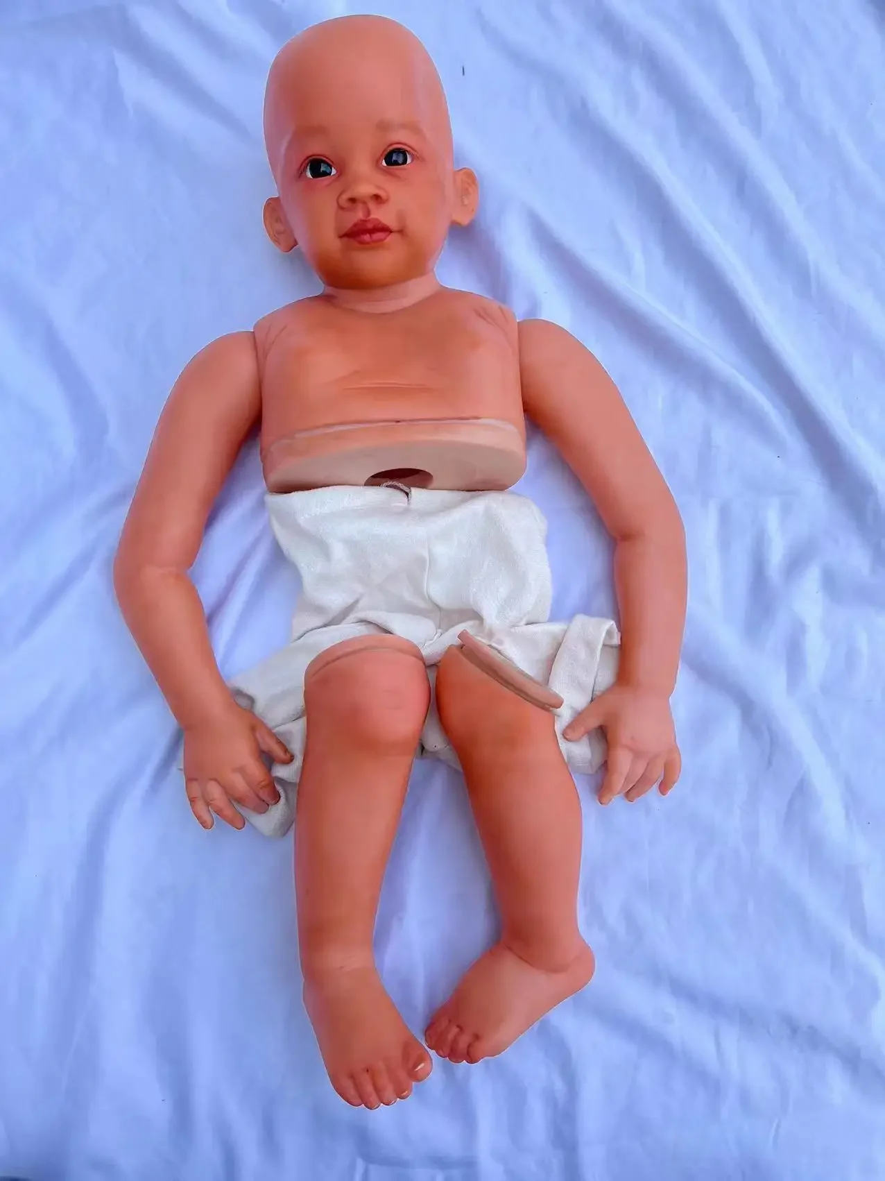 DLS Fornitura limitata personalizzata da 32 pollici Reborn Baby Meili Pelle scura Africano Enorme bambino Parte fai da te con connettori Regalo di Natale