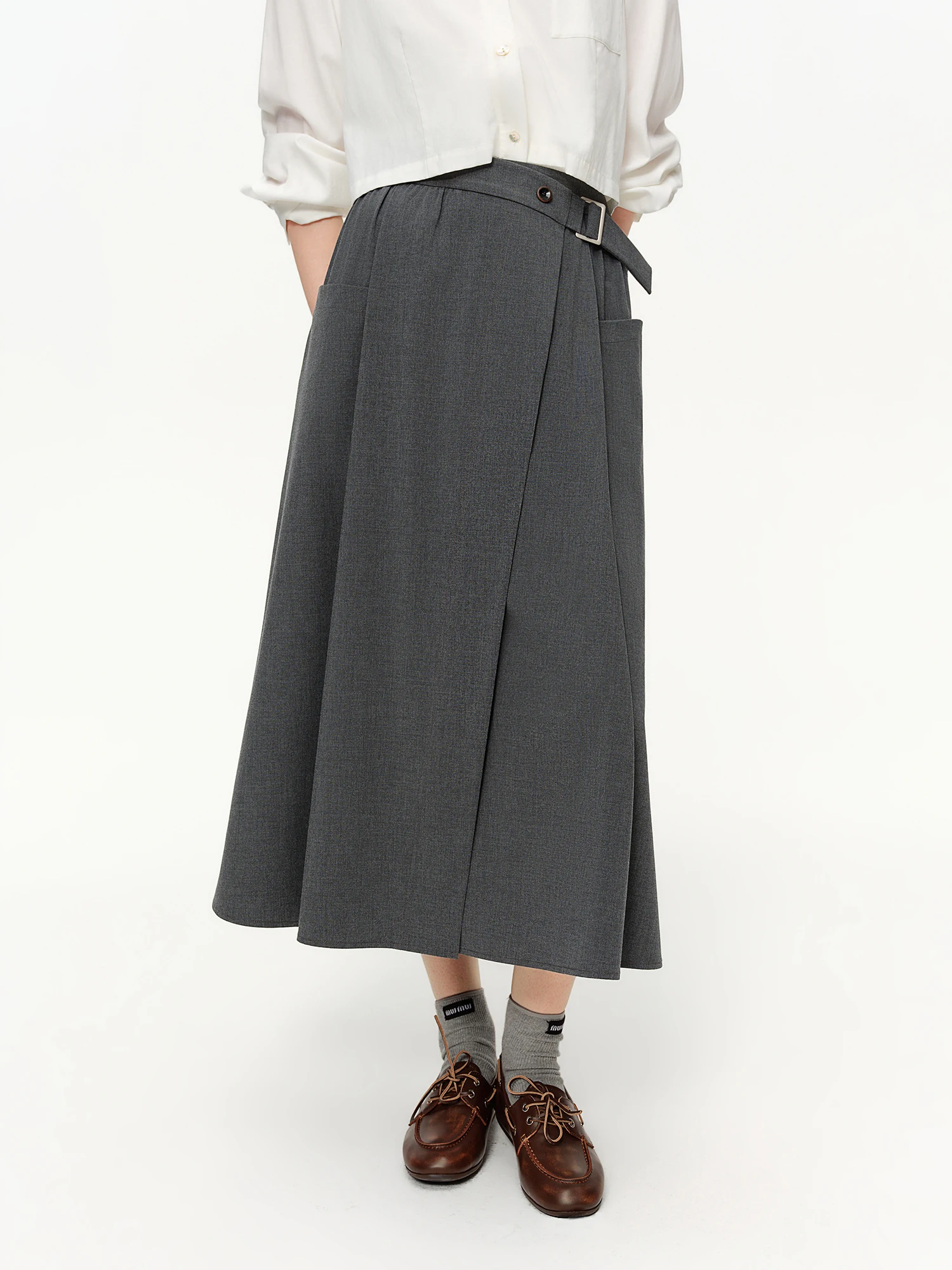 DUSHU Hoge taille afslankende midi-rok Nieuwe lente 2026-stijl Grijs Halverwege de kuit Effen Eenvoudig geplooid Woon-werkverkeer All-match Koreaans