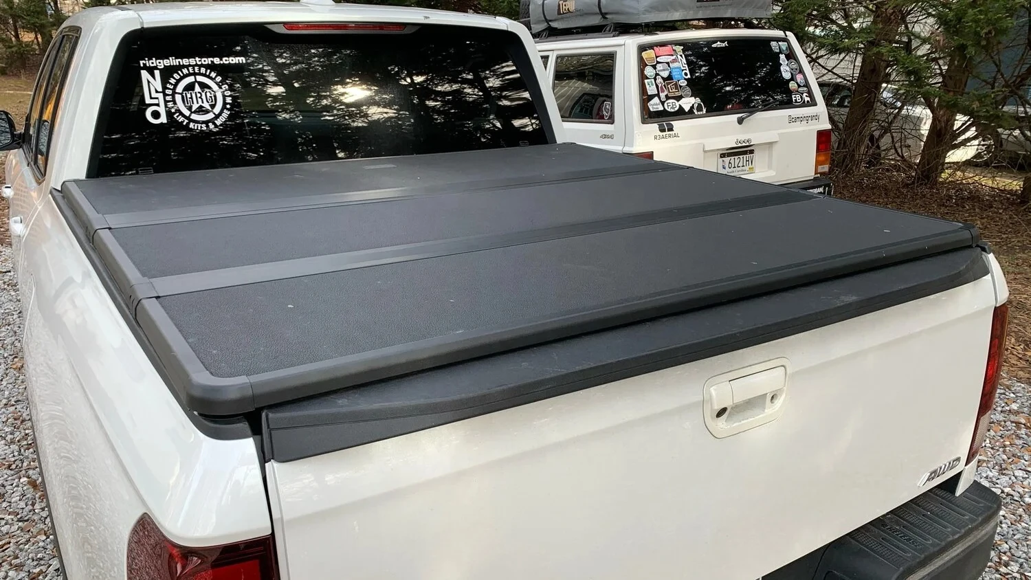 Factory Car Accessories Pickup Truck Protect Cover Retractable Hard Tri-Fold Cover for Gladiator Maxus T60 T70 MG Extender