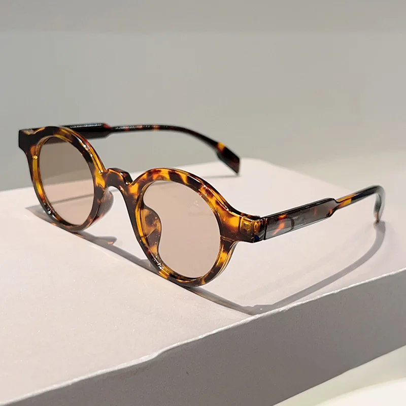 

Summer New Retro Round Frame Fashionable Sunglasses with A High-end Feel Ultra Light Unisex Versatile UV Protection Glasses