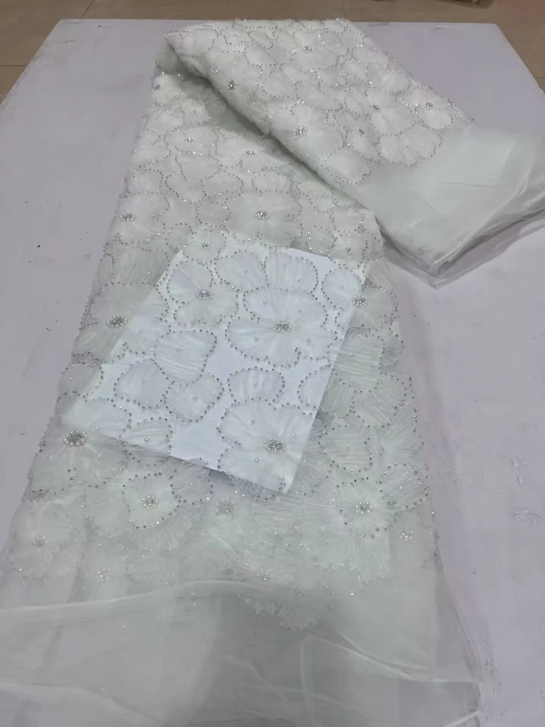 

Новый стиль, белая 3D африканская кружевная ткань с бусинами, 2022, высококачественная французская кружевная ткань с бисером для женщин, праздничное платье, шить PDP25134