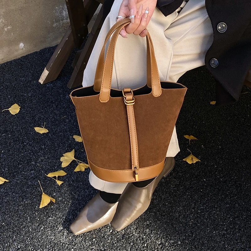 

2026 Retro Matte Womens Handbag Classic Large-capacity Commuting Versatile Single Shoulder Oblique Span Bag Simple Trend Handbag