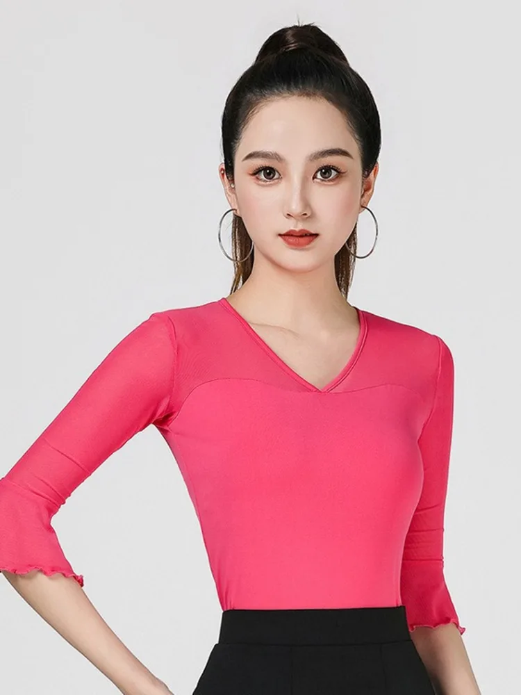 قميص رقص لاتيني أنيق بأكمام جرس ورقبة على شكل حرف V بلون سادة وقصة ضيقة للنساء لزي قاعة الرقص وأداء الممارسة